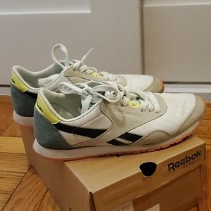 Reebok Classic Ladies Sneakers